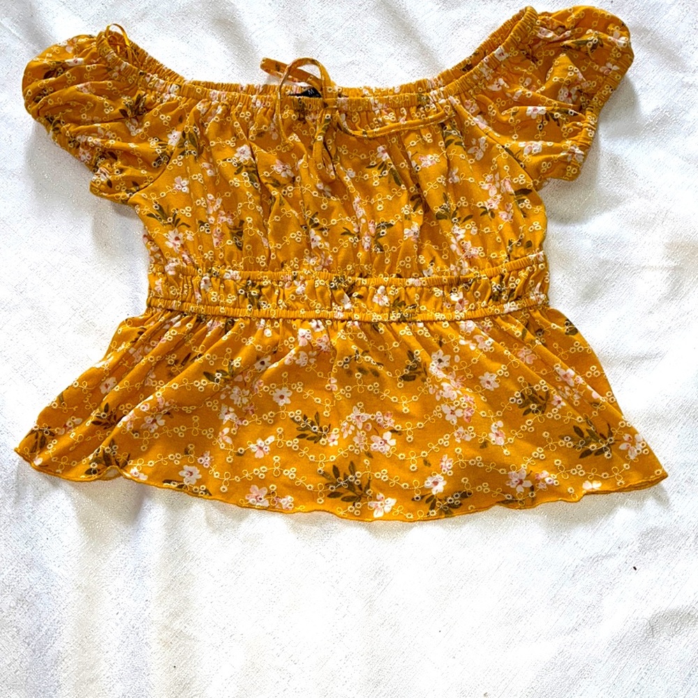 FRESHMAN 1996 ON/OFF SHOULDER BLOUSE BNWOT
